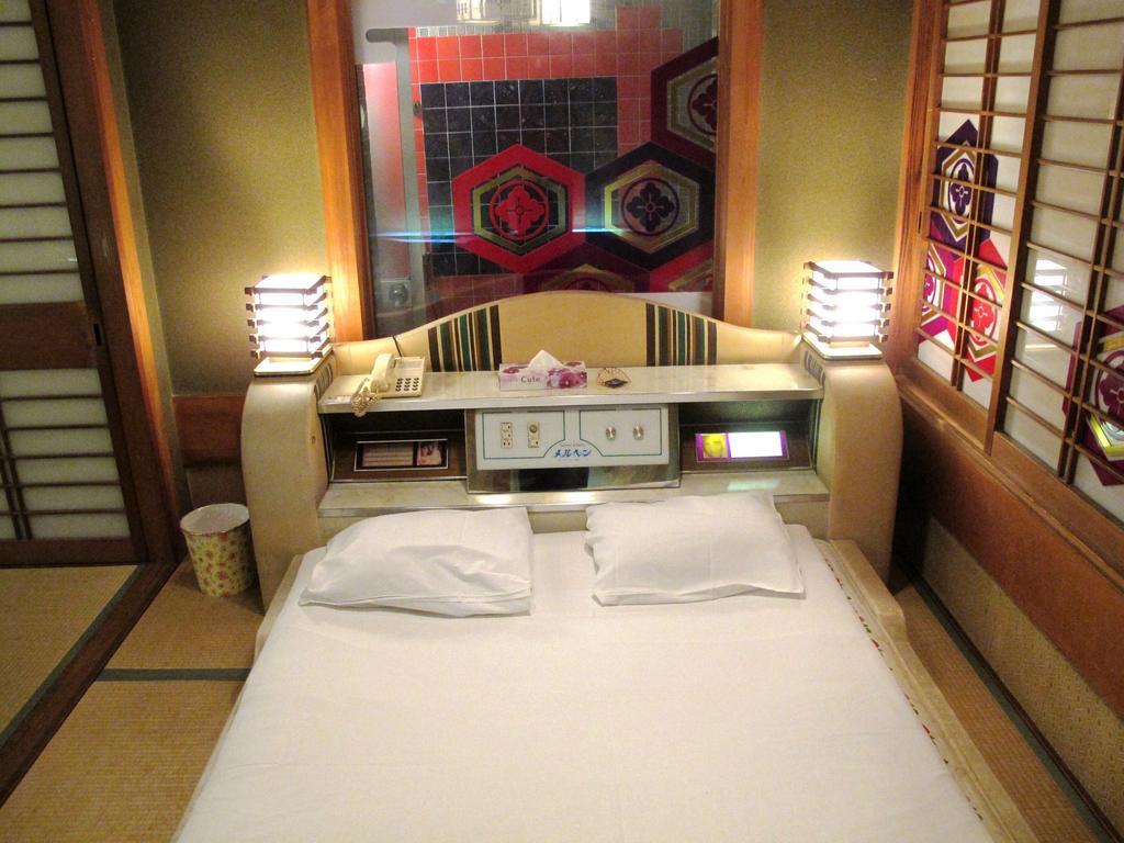Yoshi'S House Osaka Exterior foto