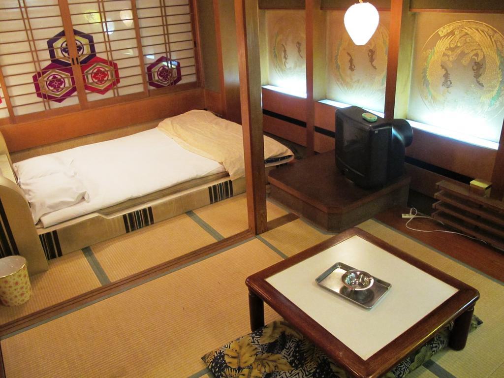 Yoshi'S House Osaka Exterior foto